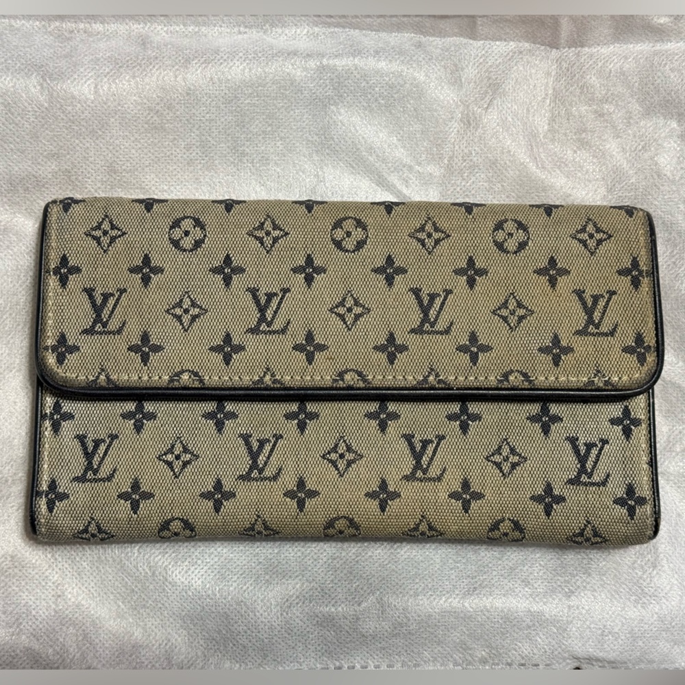 Louis Vuitton Canvas Monogram Trifold Wallet